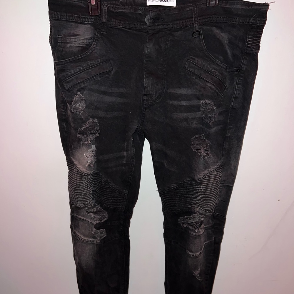 Mens Skinny jeans      Color:Black